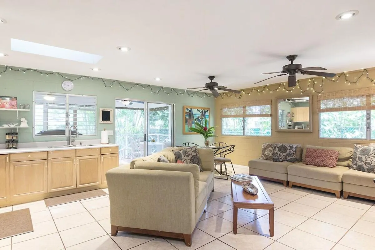 Perfect North Shore Location-World Famous Beach! ハレイワ